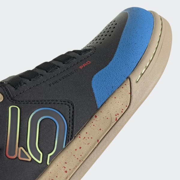 Impact-resistant toe box