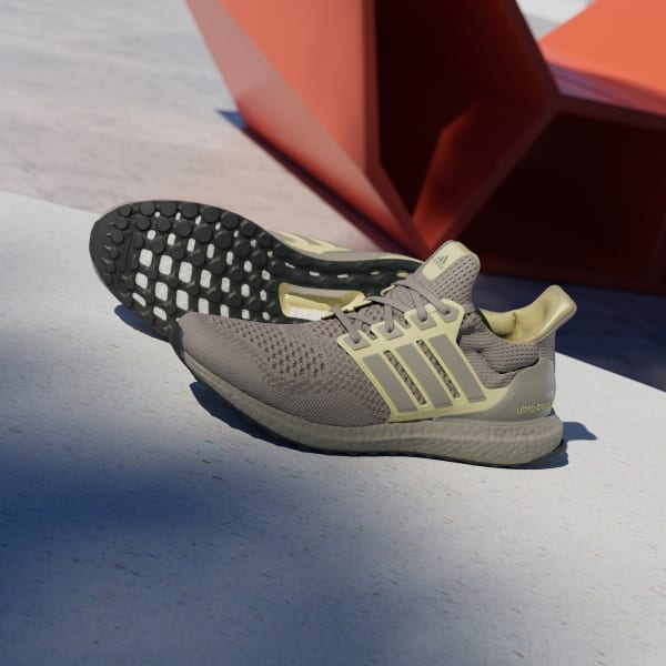 Beige ULTRABOOST 1.0 SHOES