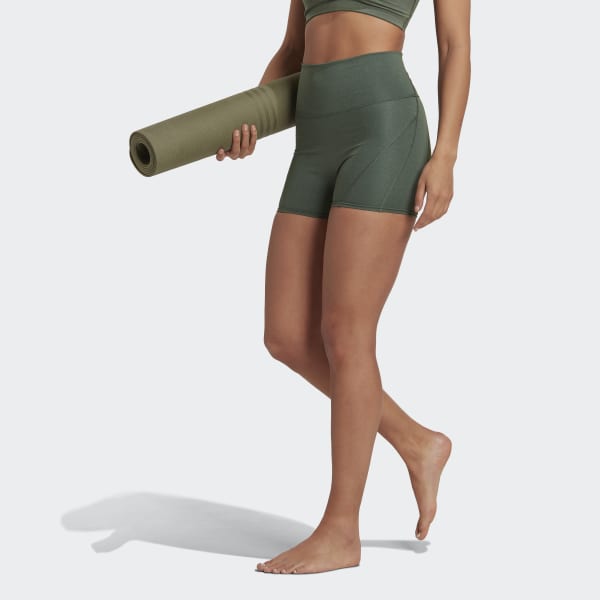 Green Yoga Studio Luxe Fire Super-High-Waisted Short Leggings