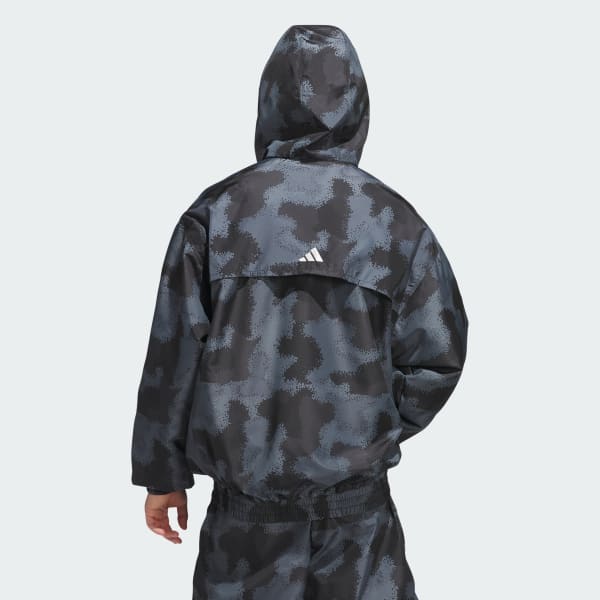 Gris Anorak con estampado integral de camuflaje de Anthony Edwards