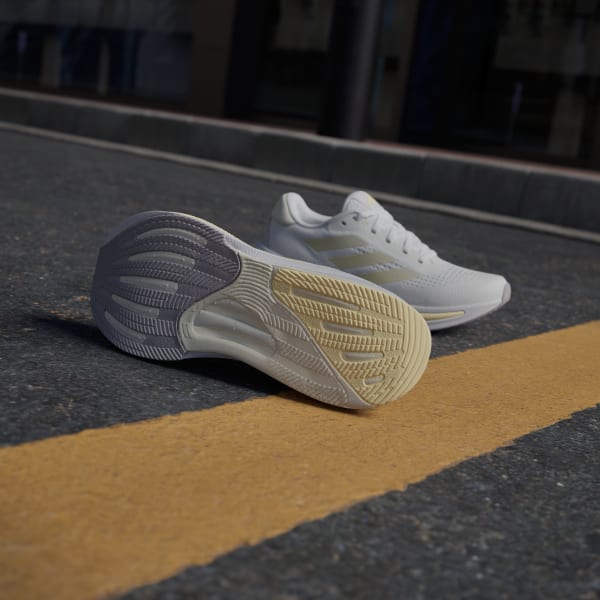 White Supernova Rise Running Shoes