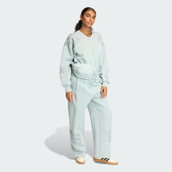 Green FUTURE ICONS THREE STRIPES SWEATSHIRT