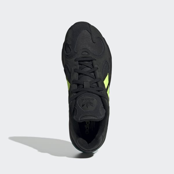 Vendita adidas yung sale