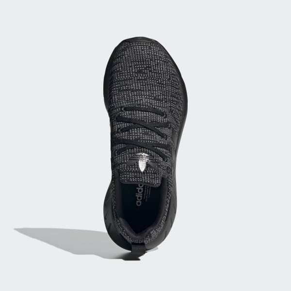 Adidas swift run full black sales