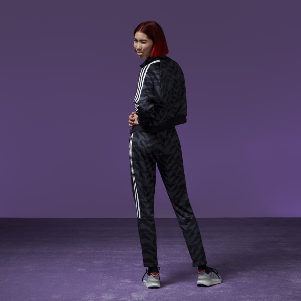 Grau Tiro Suit Up Lifestyle Trainingshose