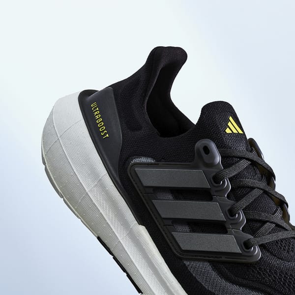 Cap Abreviatura Problema adidas Ultraboost Light Running Shoes - Black | Men's Running | adidas US