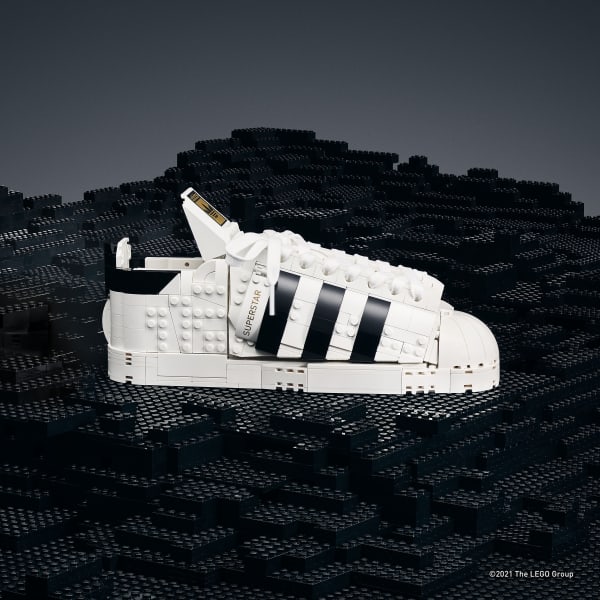 Weiss LEGO adidas Originals Superstar Schuh HNH90