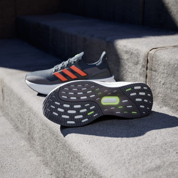 สีน้ำเงิน รองเท้า Ultraboost 5