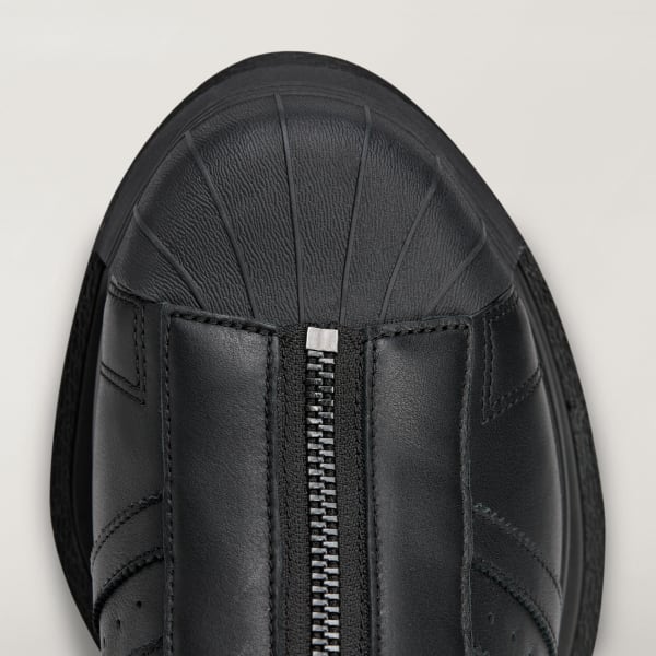 Y-3 Gendo Pro Model