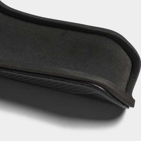 Schwarz Socken mit integrierten Schienbeinschonern