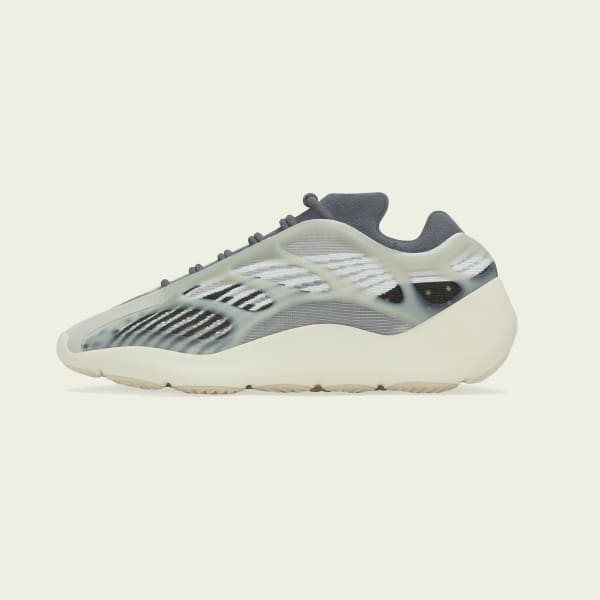ホワイト YZY 700 V3