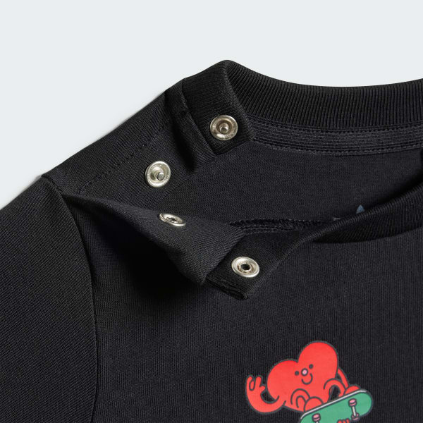 cerná Graphics T-Shirt