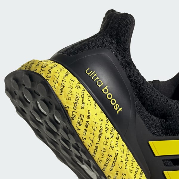 Adidas ultra boost deals negras letra