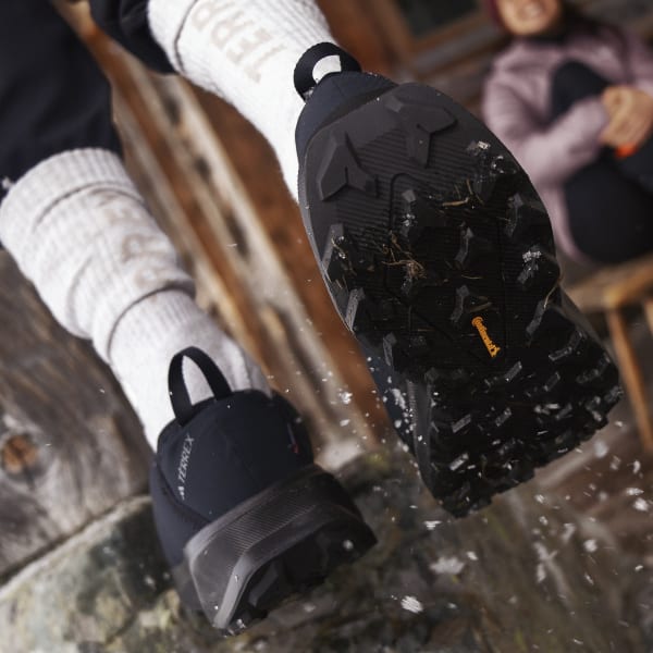 Adidas mountaineering slip on top