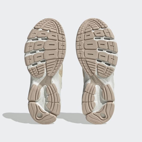 【adidas】アディダス Astir Her Vegan / HQ6670★ユニセックス adidas Women's Astir Her Vegan Sneakers - White | Free