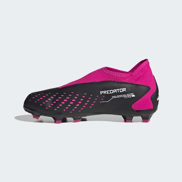 Laceless predator deals boots