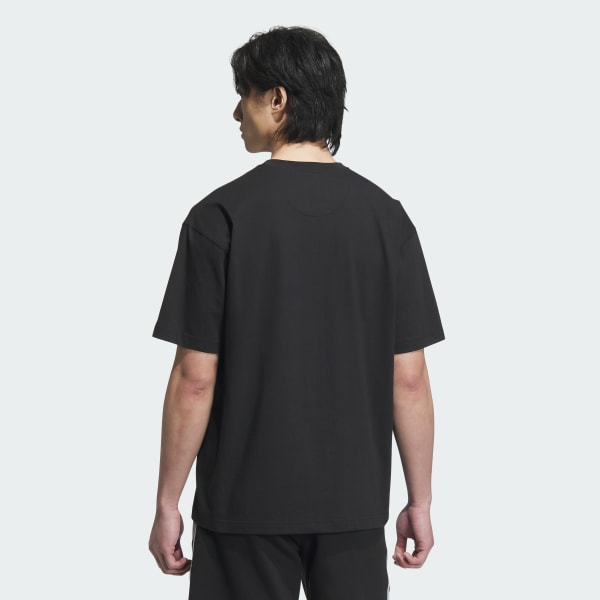 ブラック エッセンシャルズ プラス ルーズフィット スモールロゴ 半袖Tシャツ