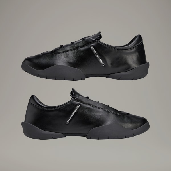 大人気！Y-3 Regu Blackトレーナーズ レザースニーカー シンプル Y-3 REGU LEATHER（スニーカー）｜Y-3（ワイスリー）の