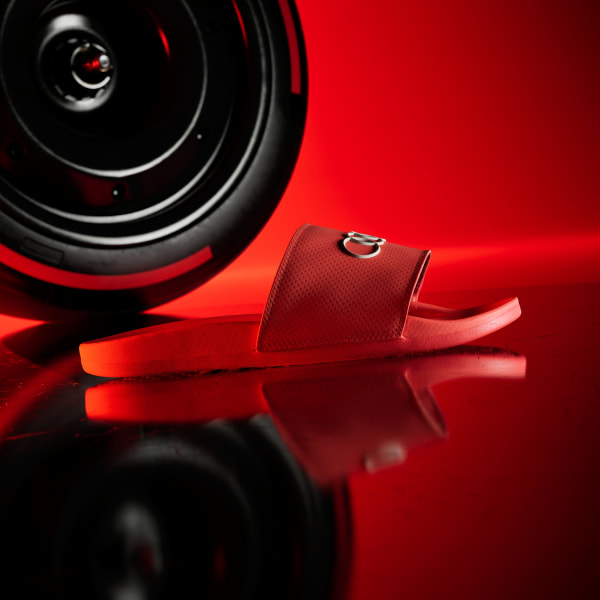 Czerwony KLAPKI ADILETTE COMFORT AUDI REVOLUT F1 TEAM