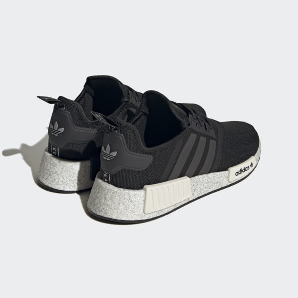 Adidas originals mens nmd_r2 hotsell trainers black/utility black/trace cargo