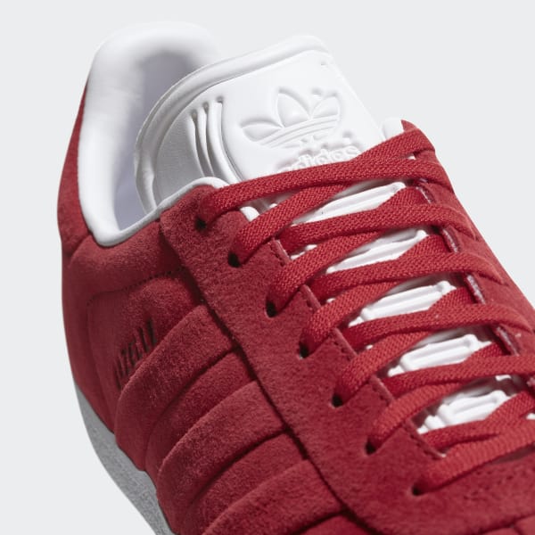 gazelle stitch and turn red