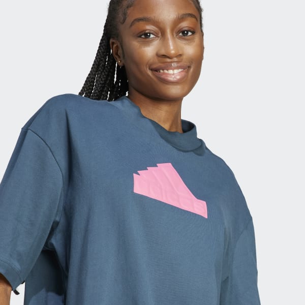 Future Icons Badge of Sport Boyfriend Tee