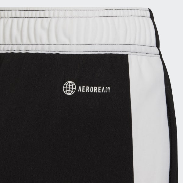 Czerń Tiro Essentials Shorts