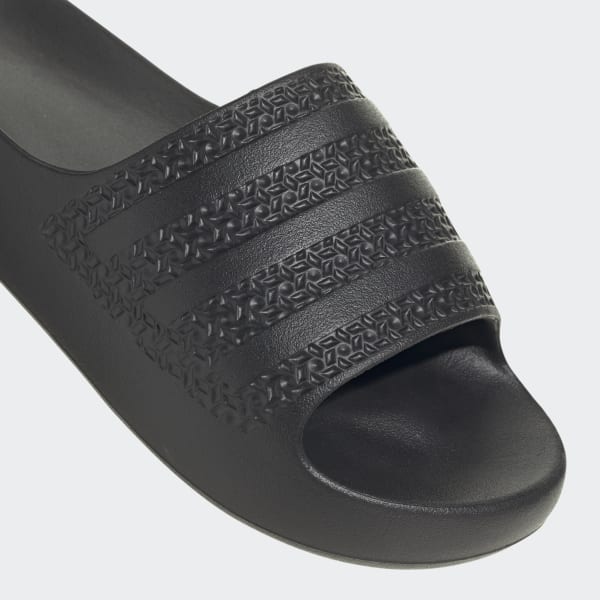 All black adidas adilette slides hotsell