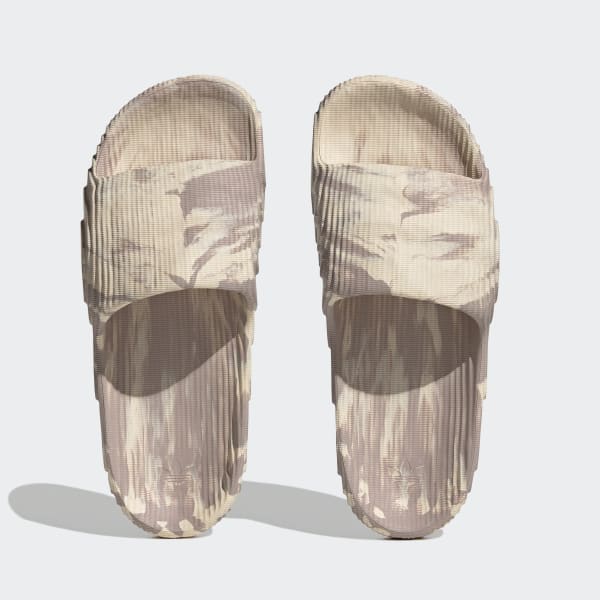 Beige 아딜렛 22