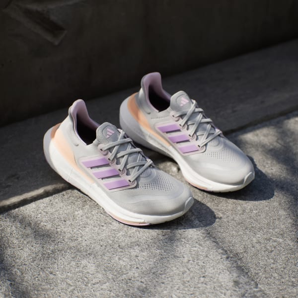 สีเทา รองเท้า Ultraboost Light