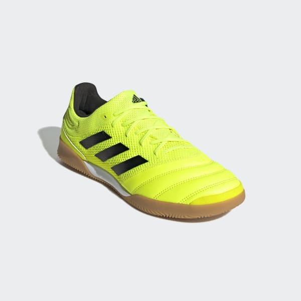 chaussure adidas foot salle