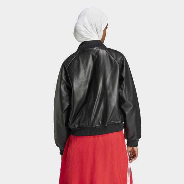 アディダス adidas　SST プレザー ルーズパデッドジャケット SST_IY7243_db23_hover_model.jpg