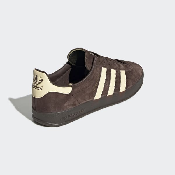 superstar slip on bruin
