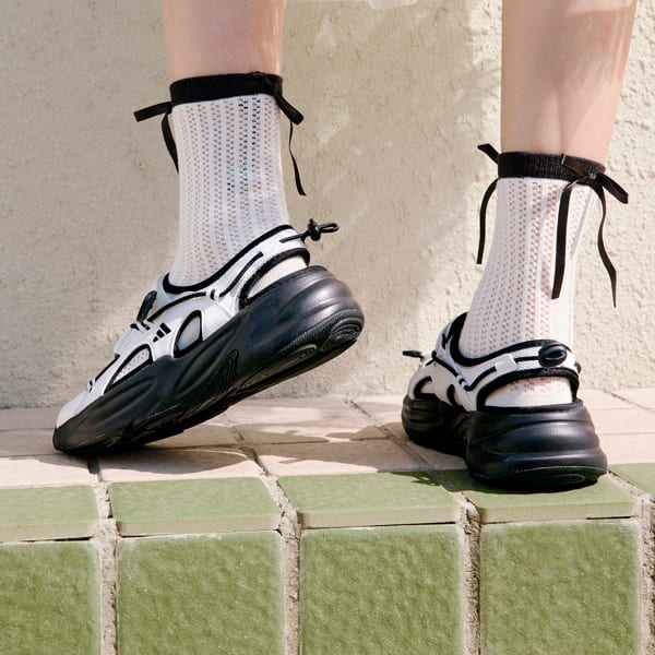 White 오즈웨이브 샌들