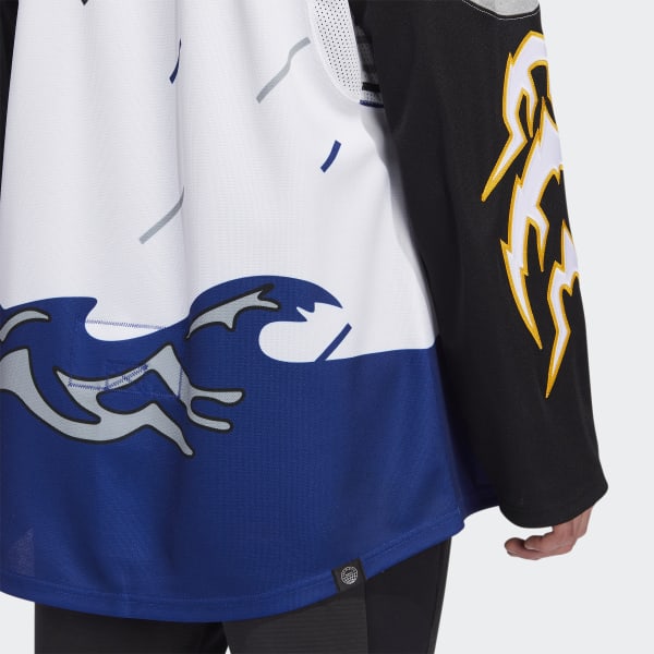A Deeper Look into the Adidas Reverse Retro Jersey: Tampa Bay Lightning  #ReverseRetro #TampaBayLightni…