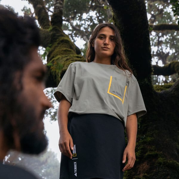 アディダス ナショナル ジオグラフィック 半袖Tシャツ - グリーン