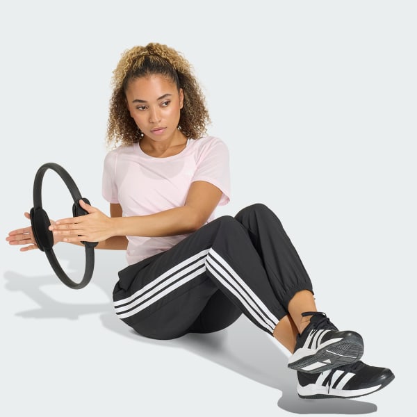 Pink Workout Essentials t-shirt med en dyb halsudskæring