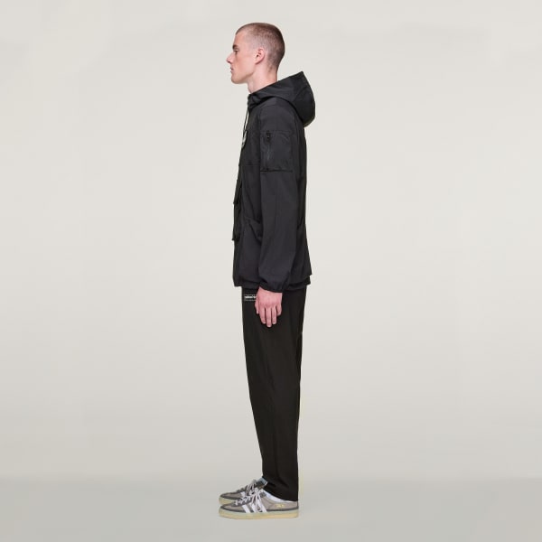 SPZL FC スモック　アノラックジャケット US:Mサイズ(日本規格:XL) アディダス SPZL F.C.スモック - ブラック | アディダス ジャパン