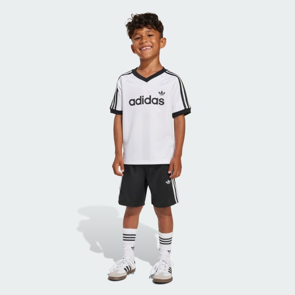 สีขาว เสื้อยืดและกางเกงขาสั้นผ้าเจอร์ซีย์