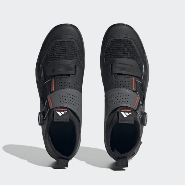 New balance mountain best sale bike shoes