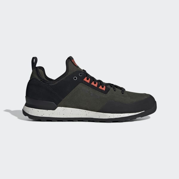 Adidas five ten five tennie