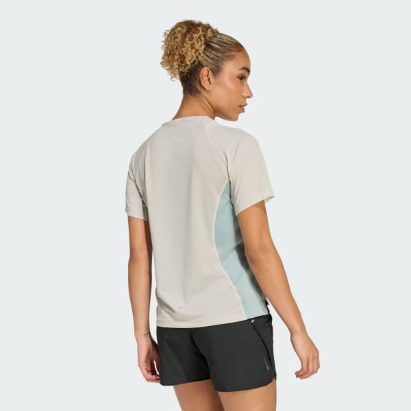 ベージュ adi365 ブリーズ ランニング Tシャツ