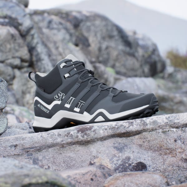 Preto Sapatilhas de Caminhada GORE-TEX Swift R2 Mid TERREX