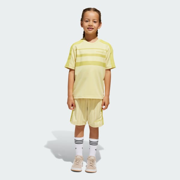 Kuning Setelan T-Shirt Celana Pendek