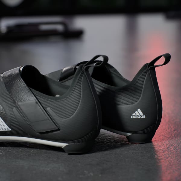 THE INDOOR CYCLING SHOE