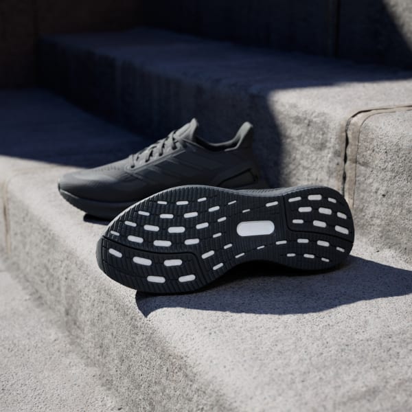 Schwarz Pureboost 5 Laufschuh