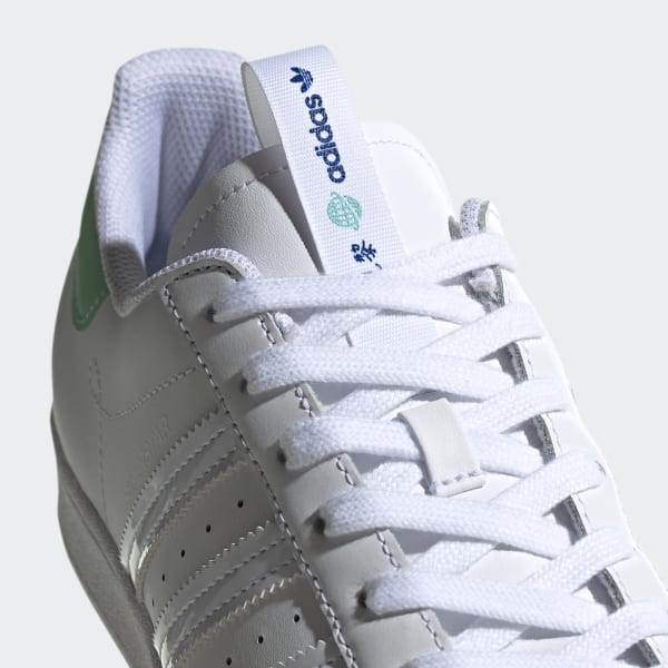 superstar Paris