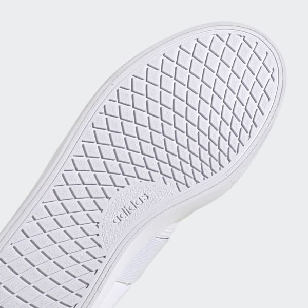 White VULC RAID3R Lifestyle Skateboarding Slip-On Canvas Shoes