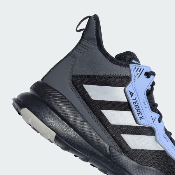 Adidas shoes deals training quest