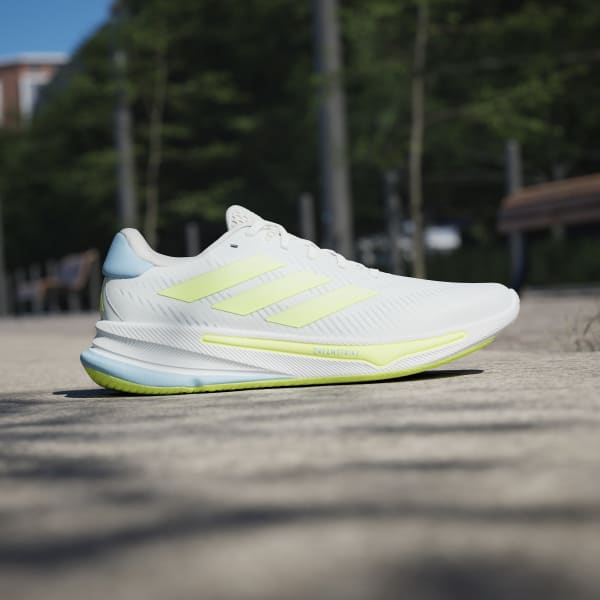 Putih Sepatu Supernova Ease